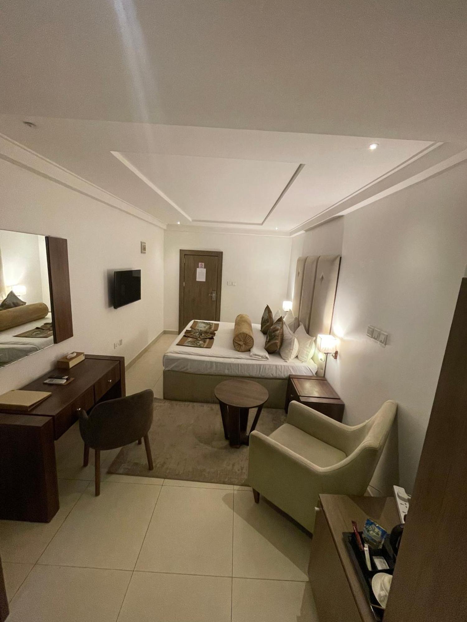 Swiss Pearl Continental Suite Wupa Exteriér fotografie