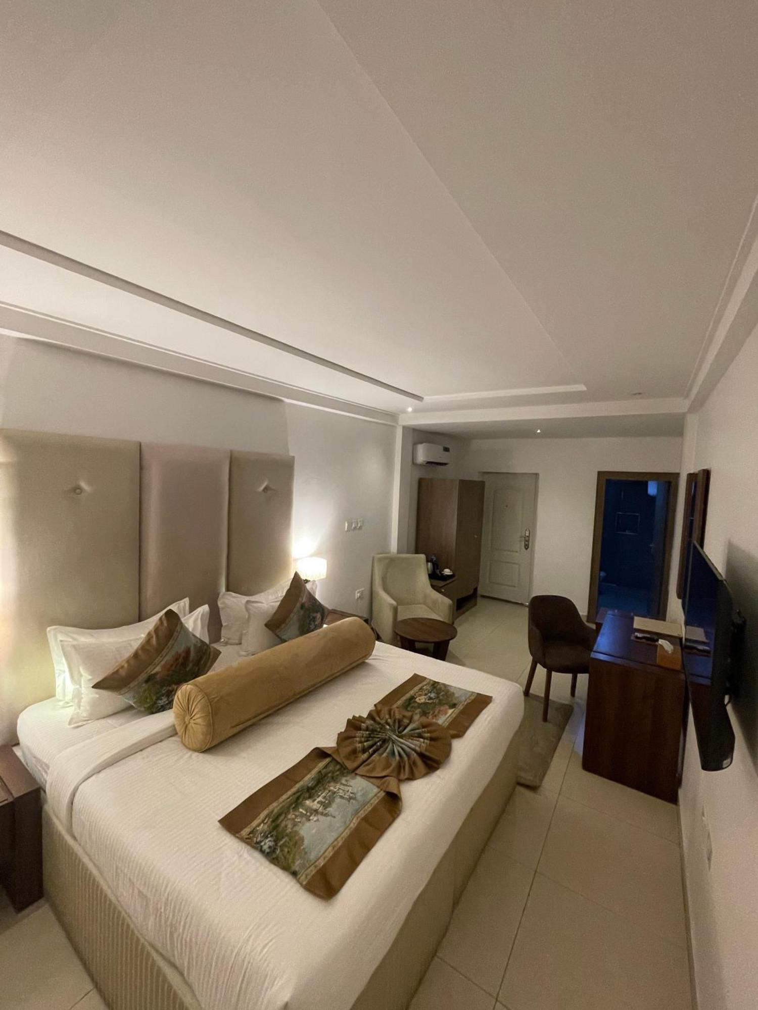 Swiss Pearl Continental Suite Wupa Exteriér fotografie